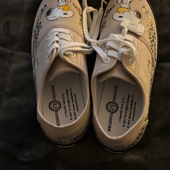 Snoopy Canvas Sneakers - Beige and Black - Picture 3 of 7